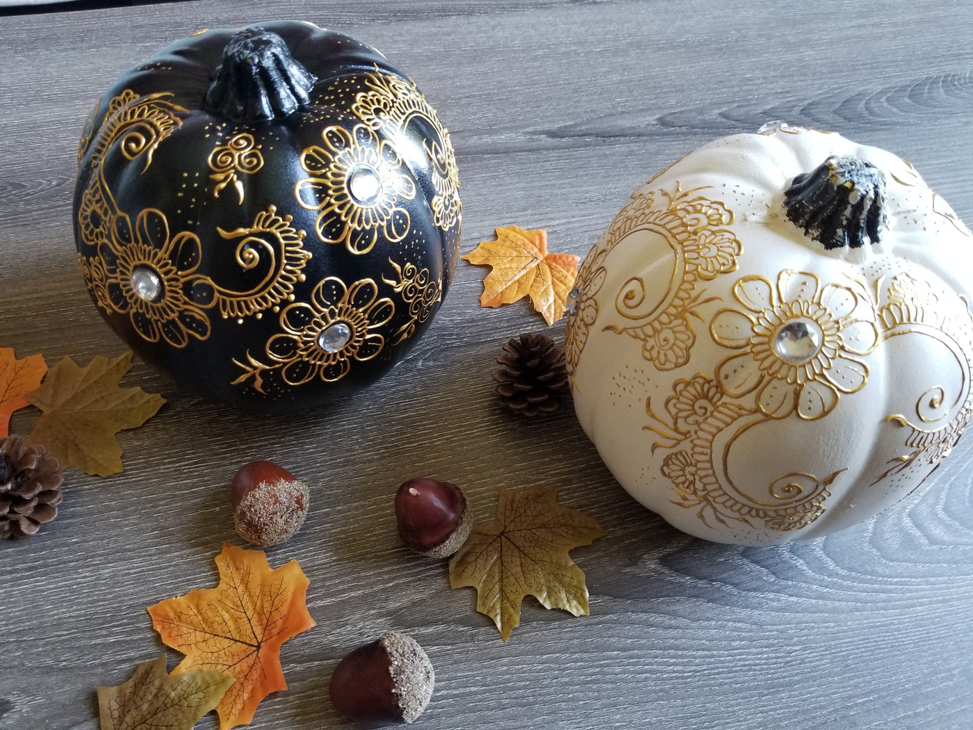 Henna Pumpkin - Floral - White