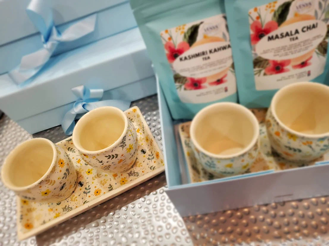 Tea Cups with Tray & Teas Gift Set